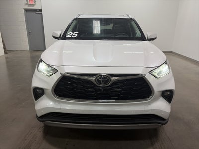 2025 Toyota Highlander Hybrid Platinum
