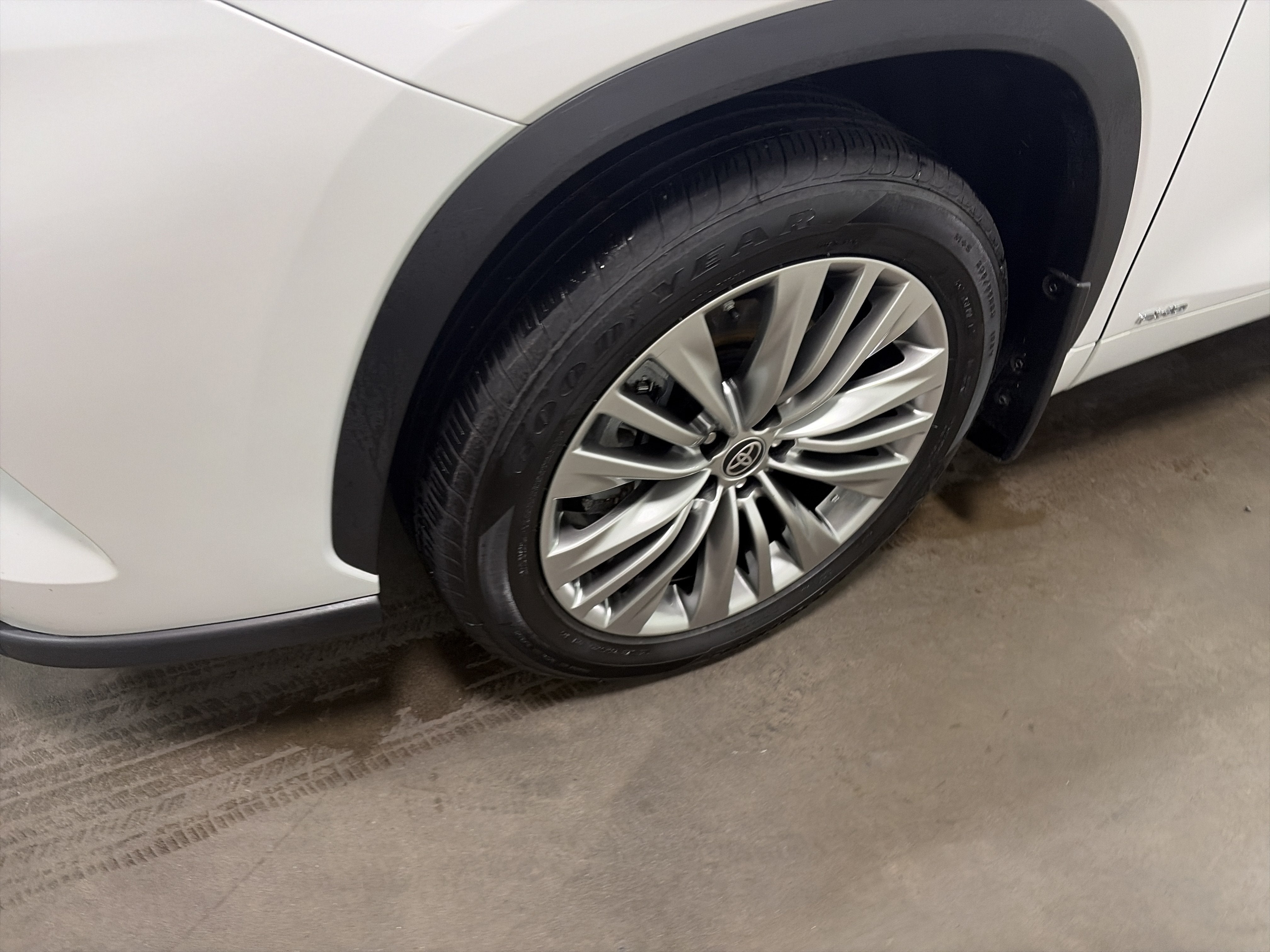 2025 Toyota Highlander Hybrid Platinum