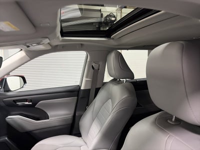 2023 Toyota Highlander Hybrid XLE