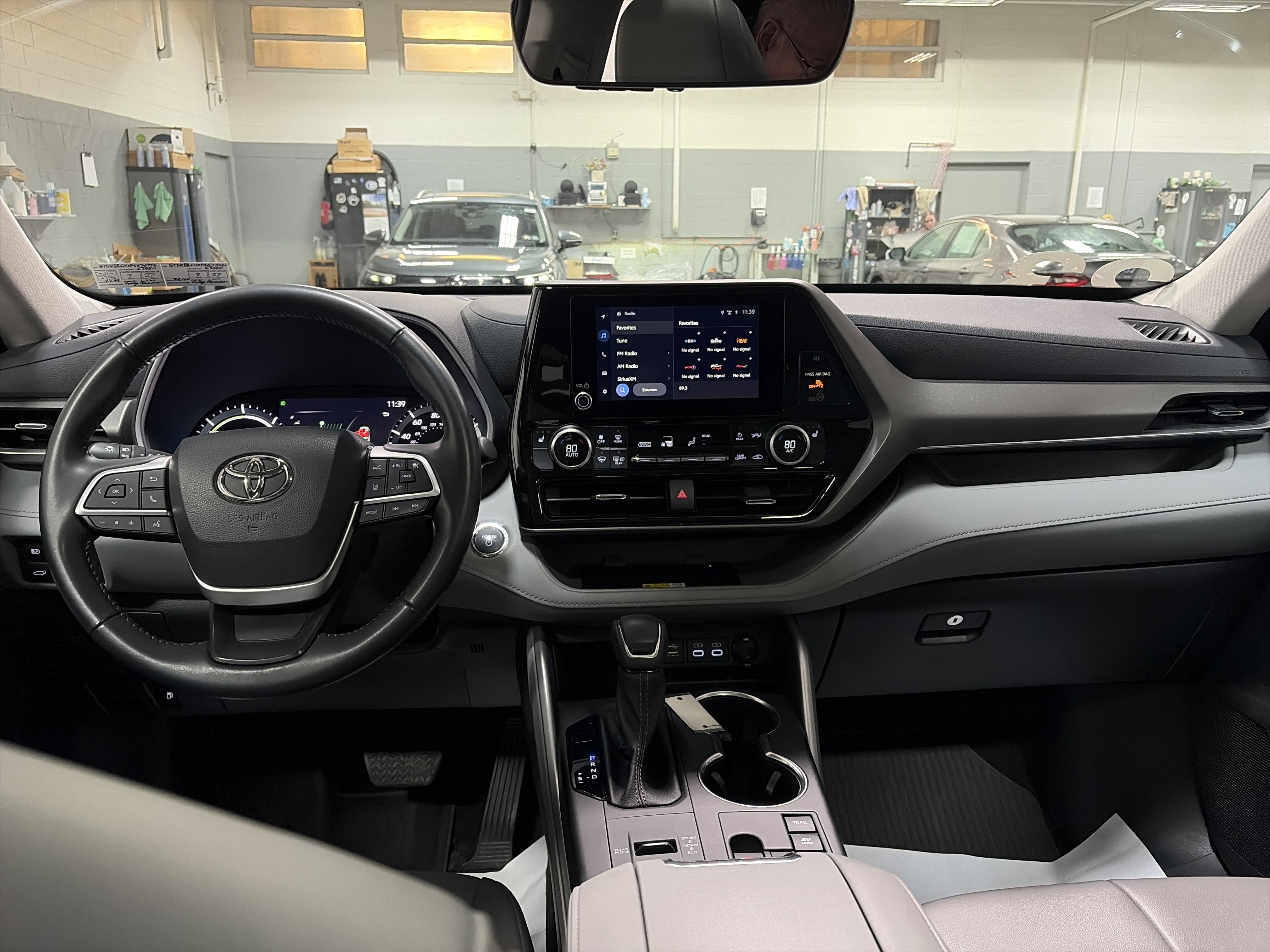 2023 Toyota Highlander Hybrid XLE