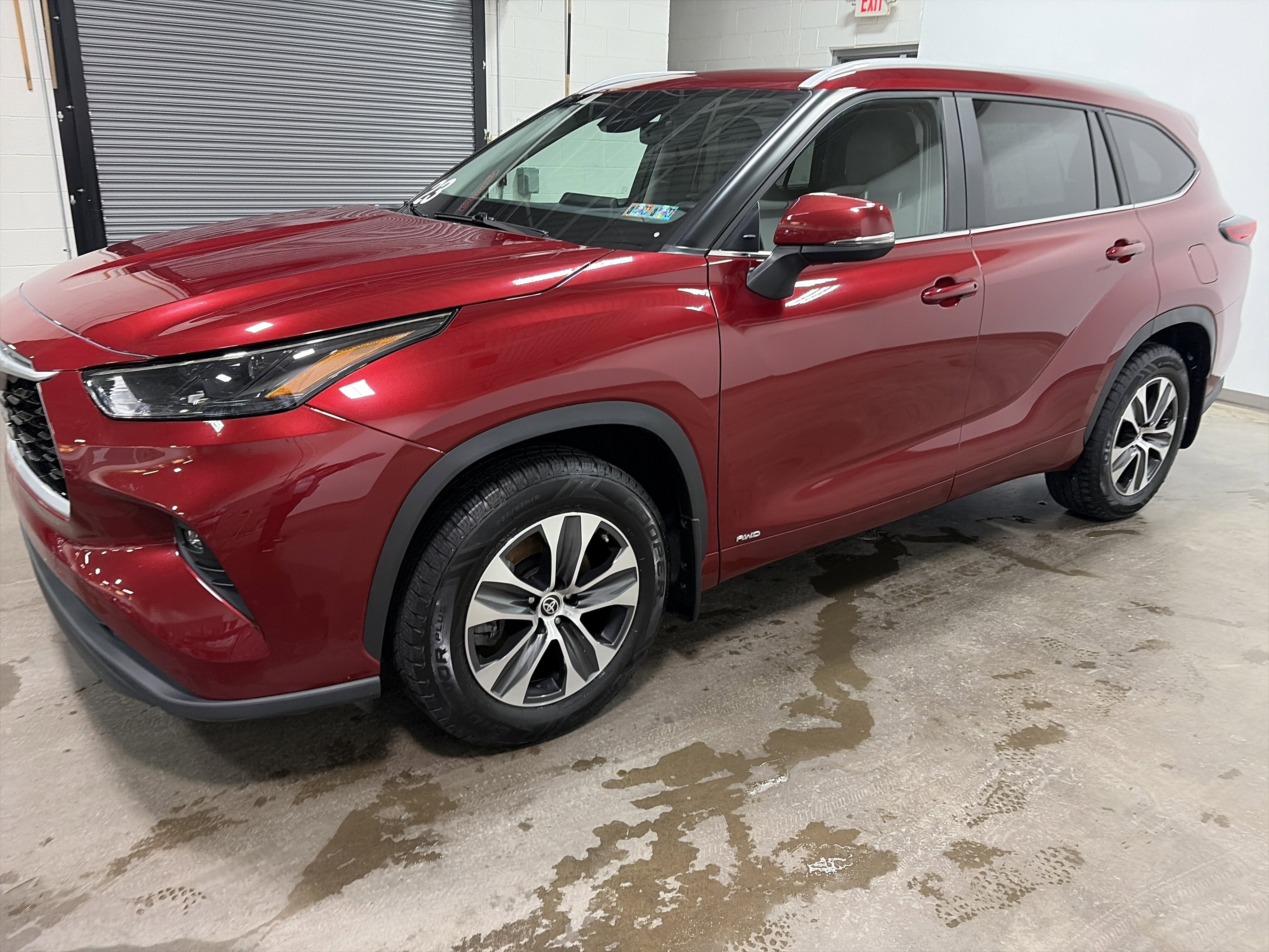 2023 Toyota Highlander Hybrid XLE