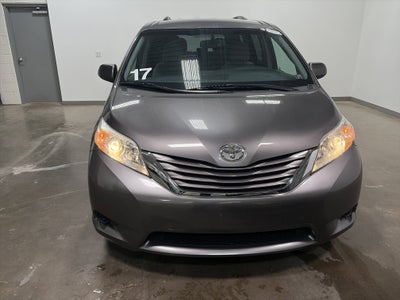 2017 Toyota Sienna LE