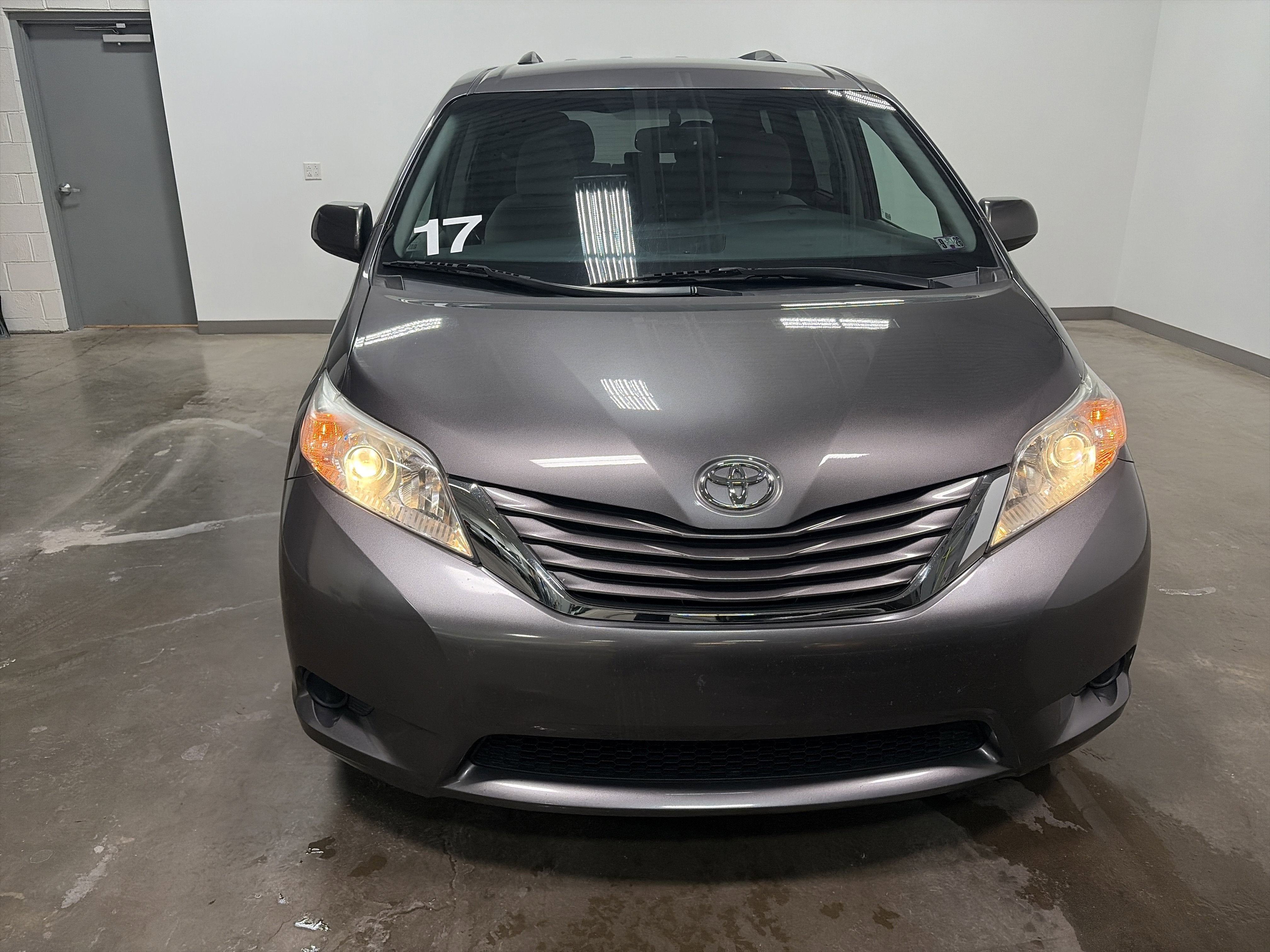 2017 Toyota Sienna LE