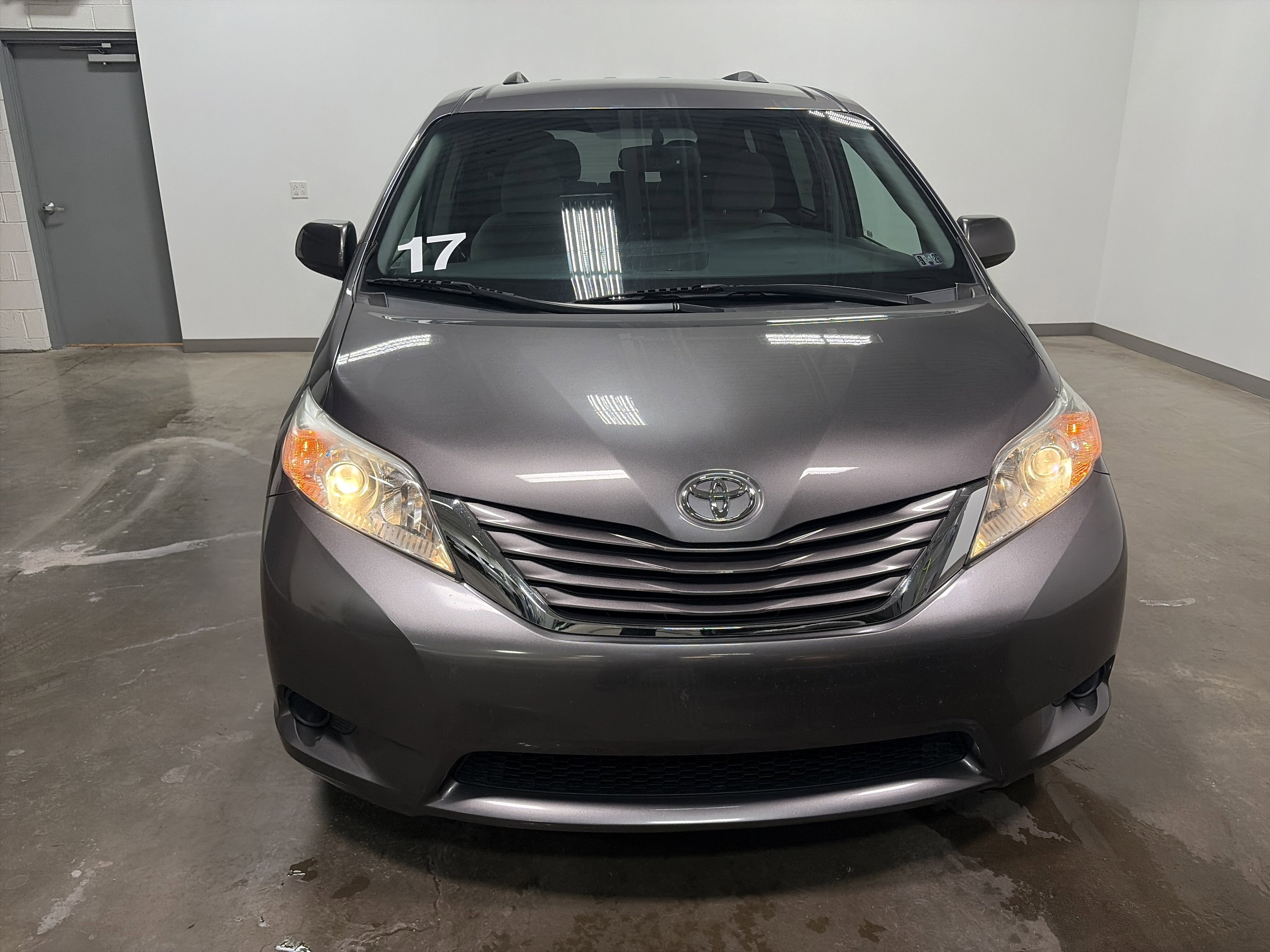 2017 Toyota Sienna LE