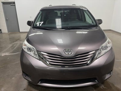 2017 Toyota Sienna LE