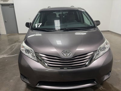 2017 Toyota Sienna LE