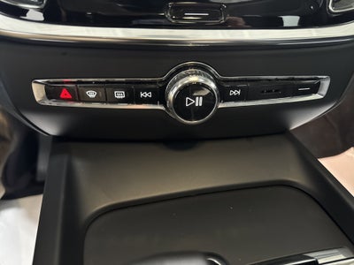 2024 Volvo S60 Core Dark Theme
