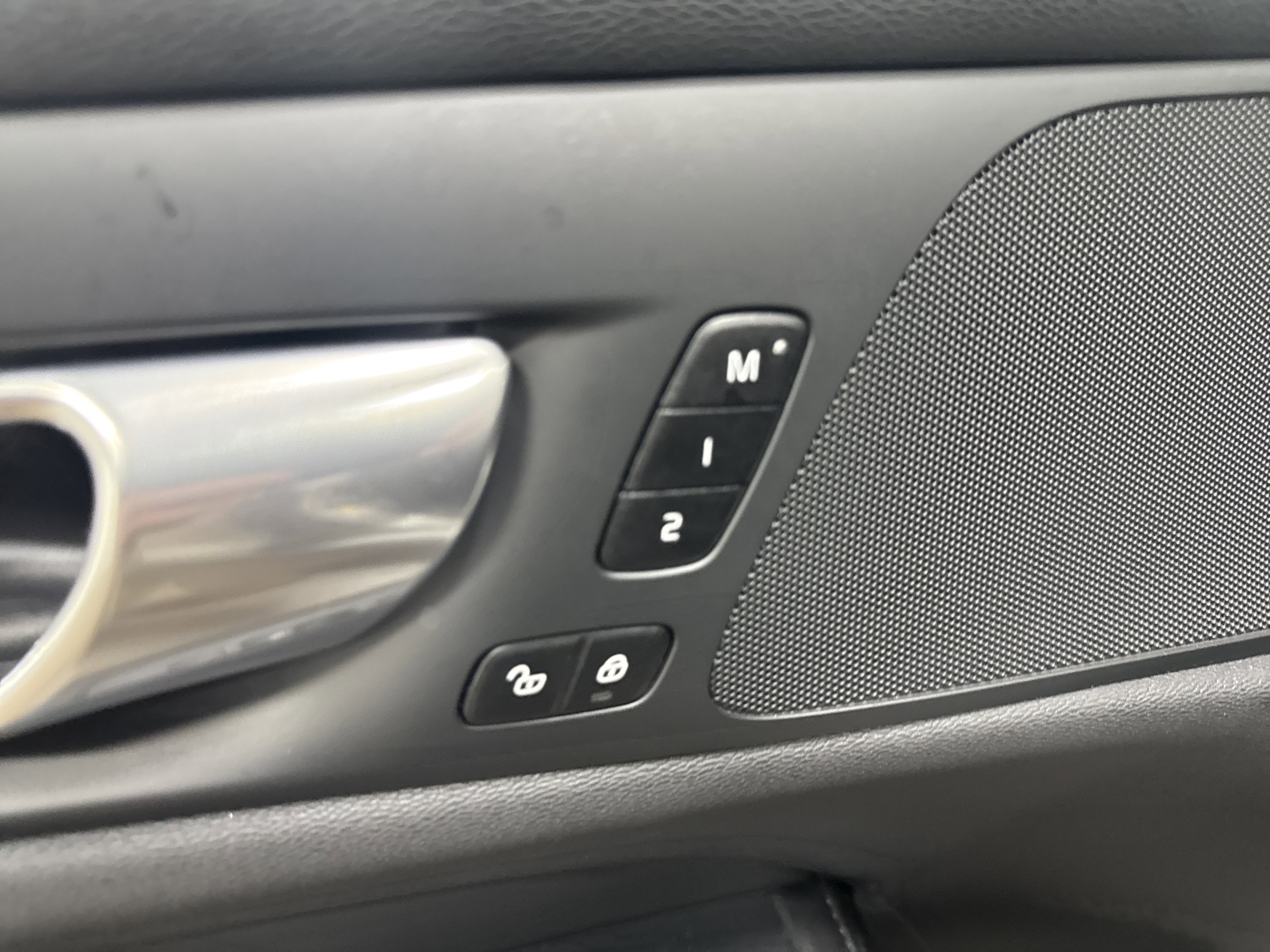 2024 Volvo S60 Core Dark Theme