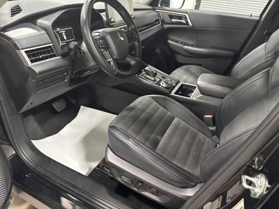 2024 Mitsubishi Outlander SE