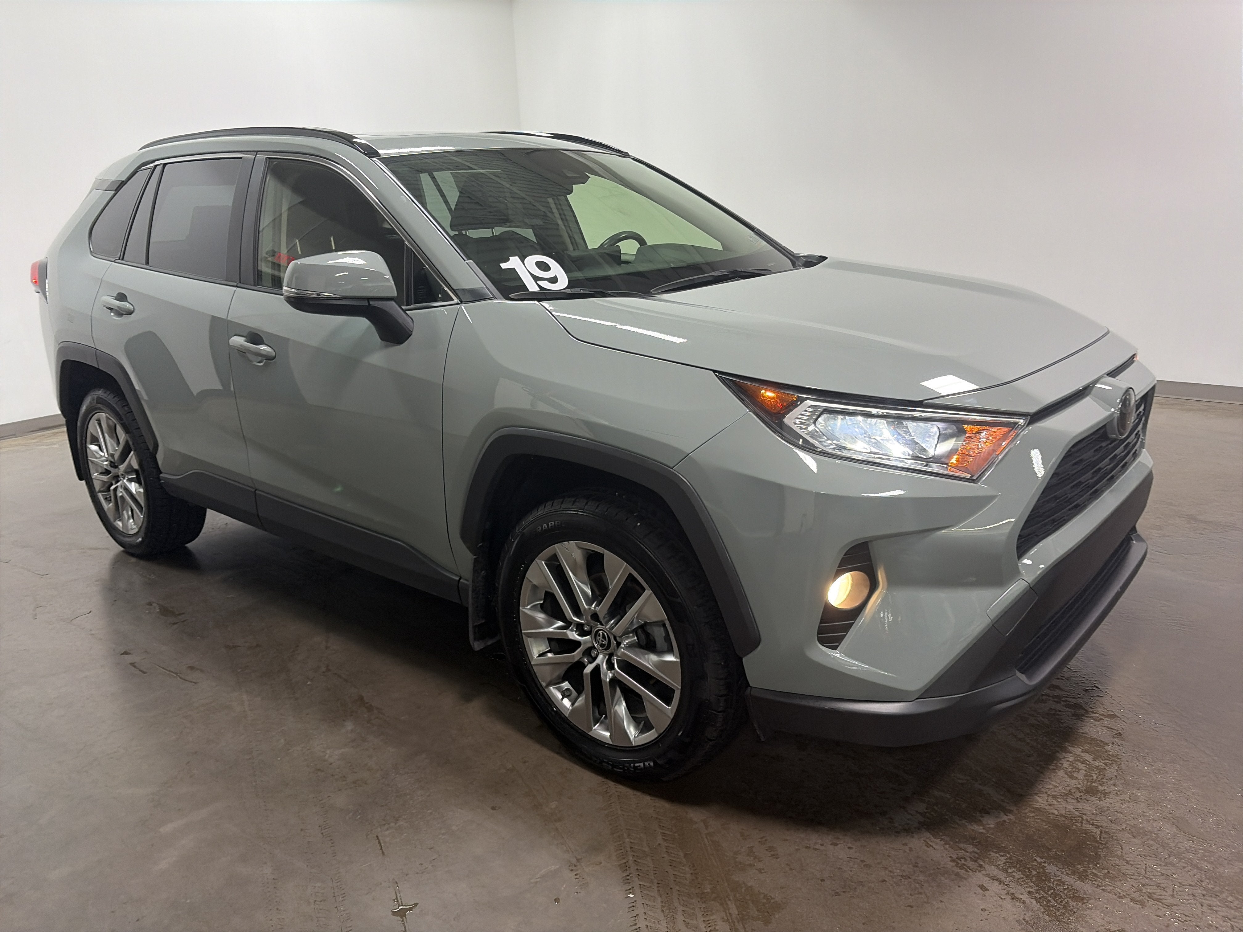 2019 Toyota RAV4 XLE Premium