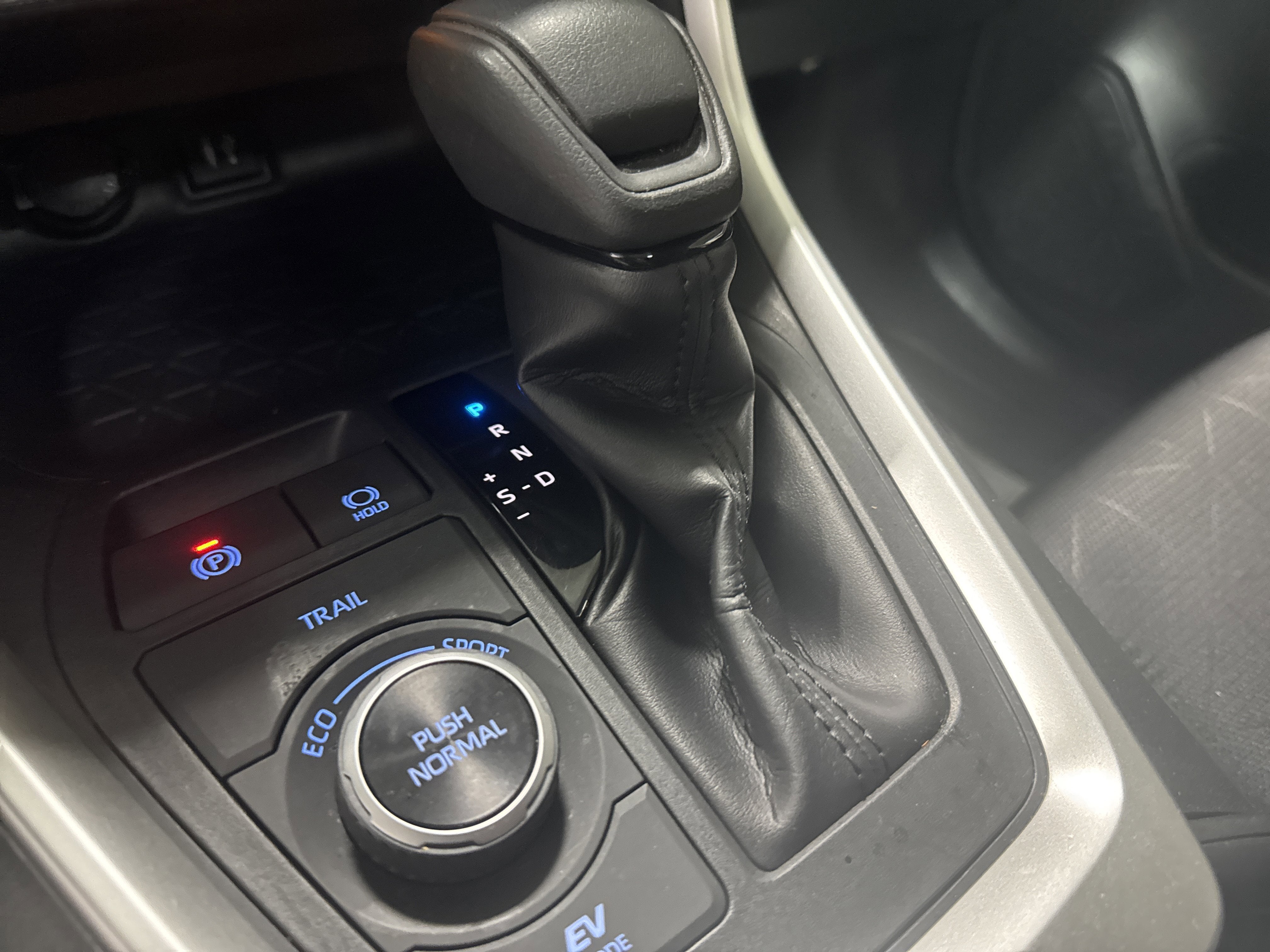 2019 Toyota RAV4 Hybrid XLE