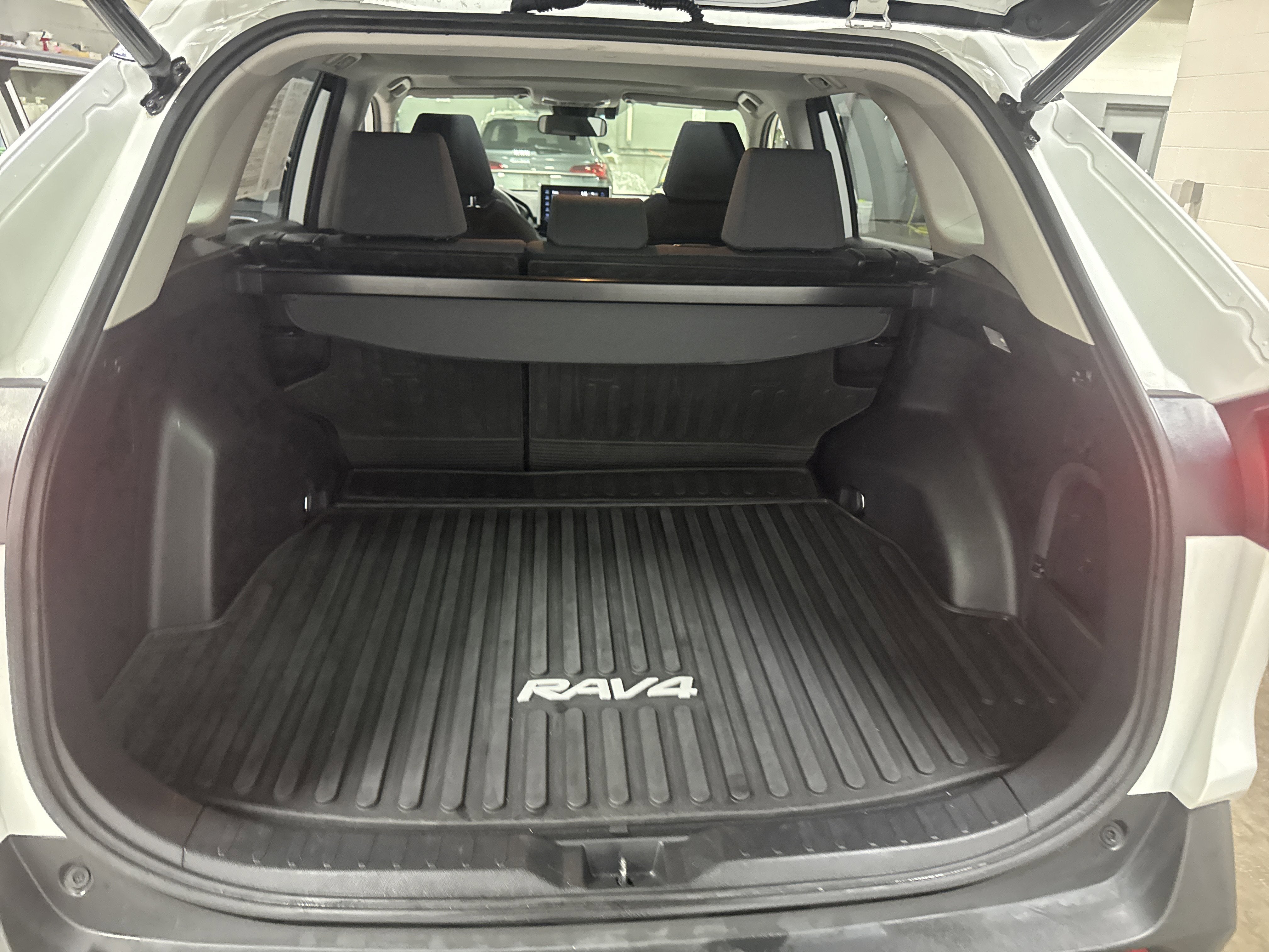 2019 Toyota RAV4 Hybrid XLE