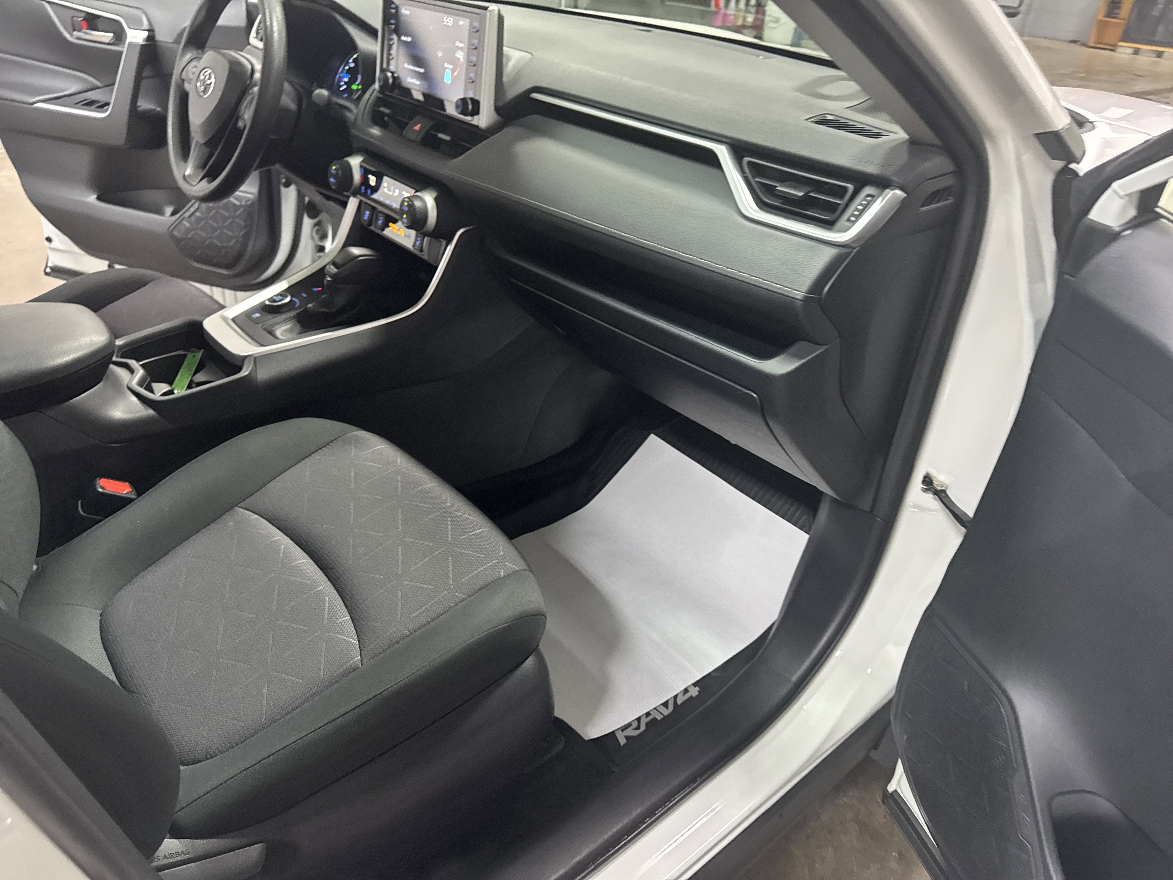 2019 Toyota RAV4 Hybrid XLE