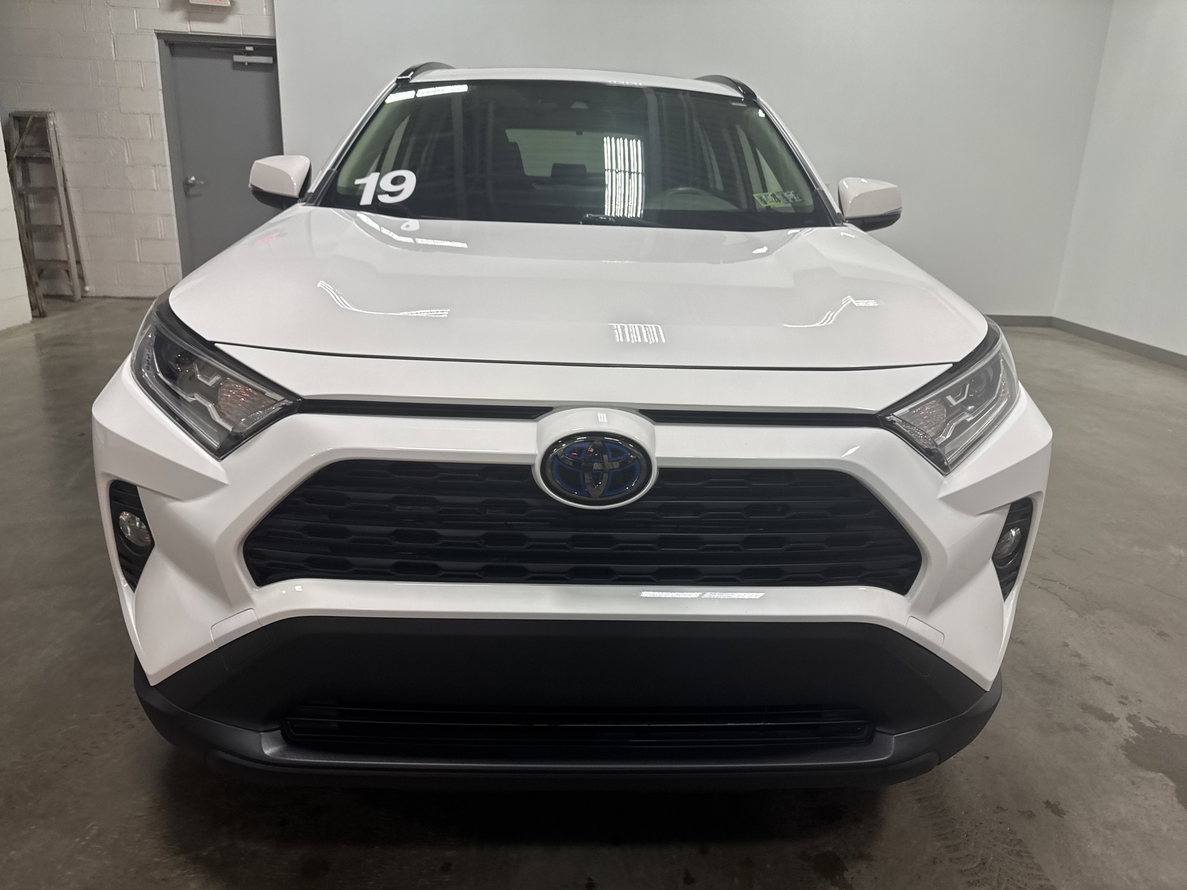 2019 Toyota RAV4 Hybrid XLE