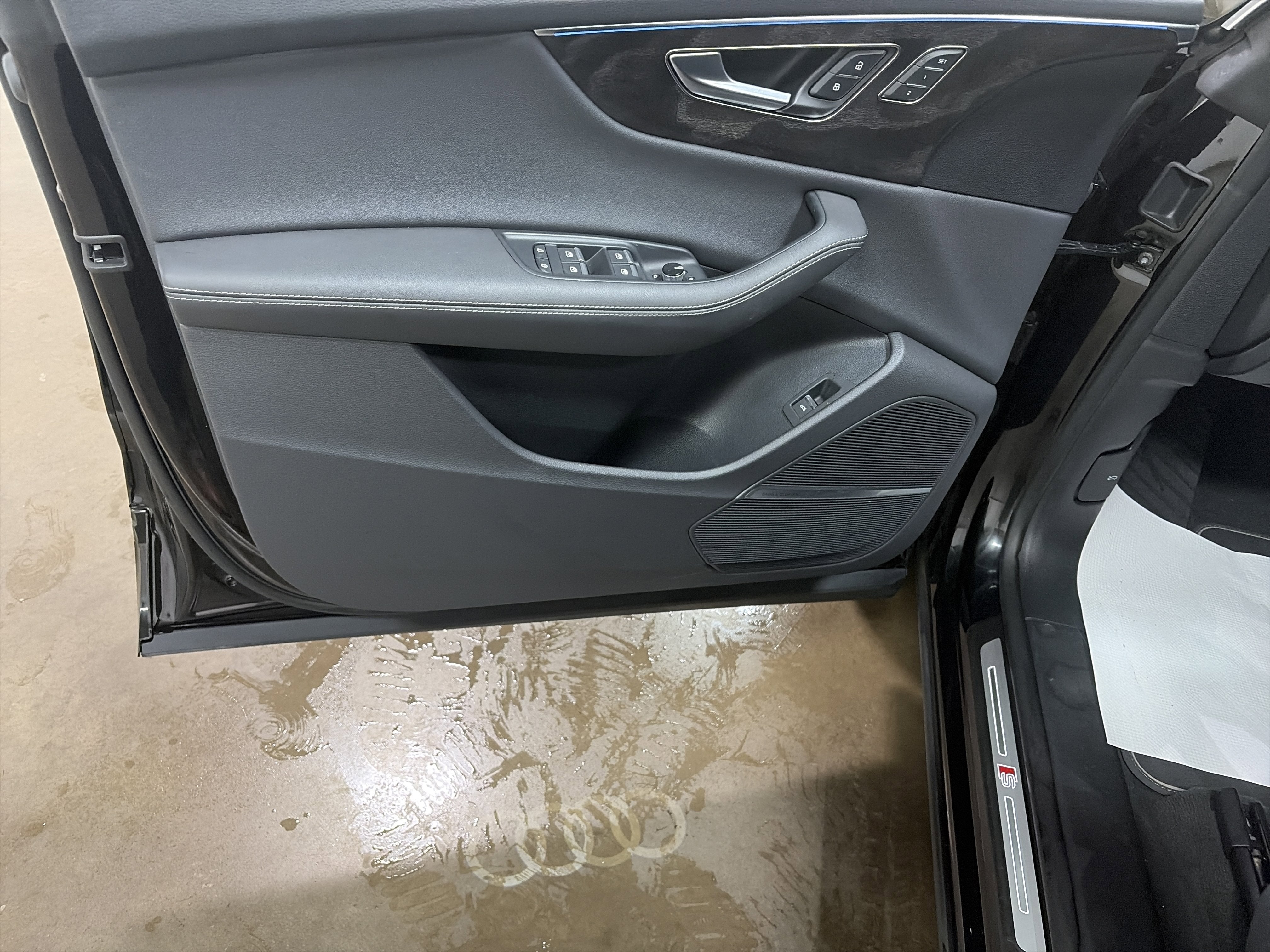 2023 Audi Q8 Premium Plus