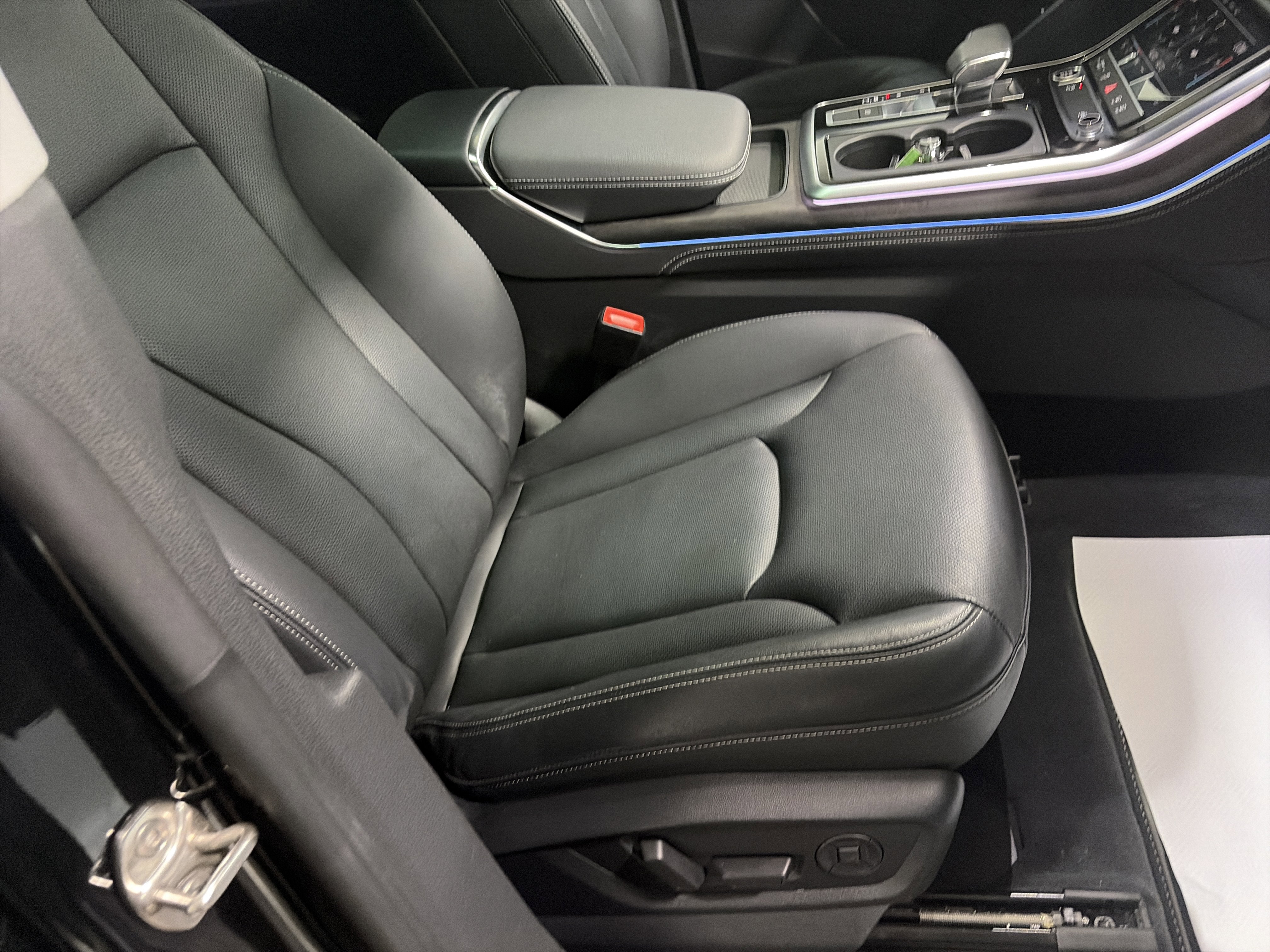 2023 Audi Q8 Premium Plus