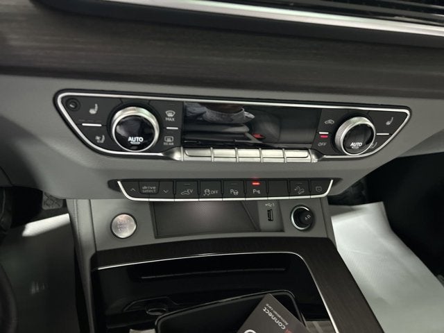 2024 Audi Q5 S line Prestige