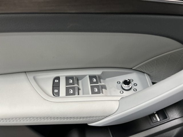 2024 Audi Q5 S line Prestige