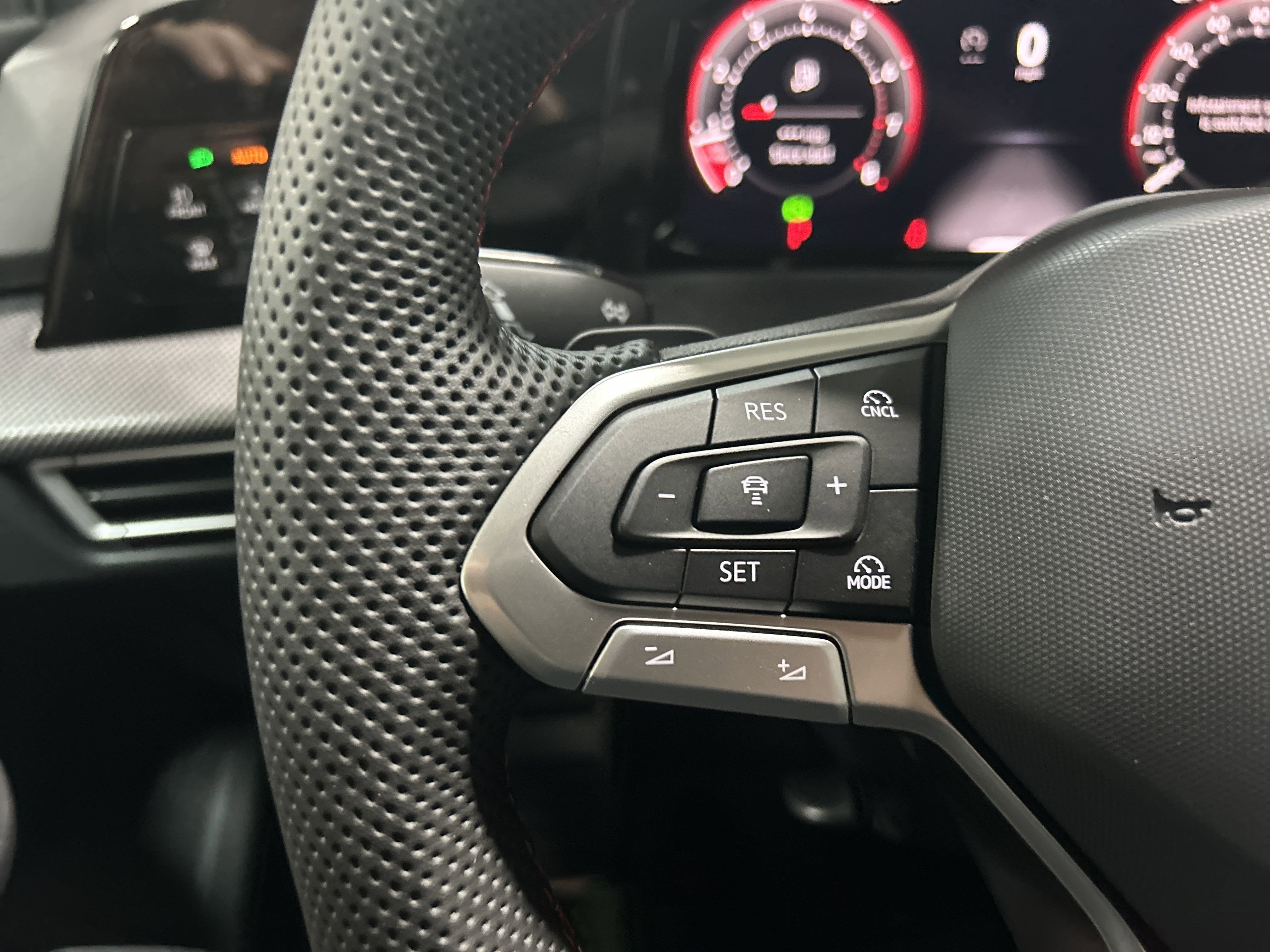 2025 Volkswagen Golf GTI 2.0T SE