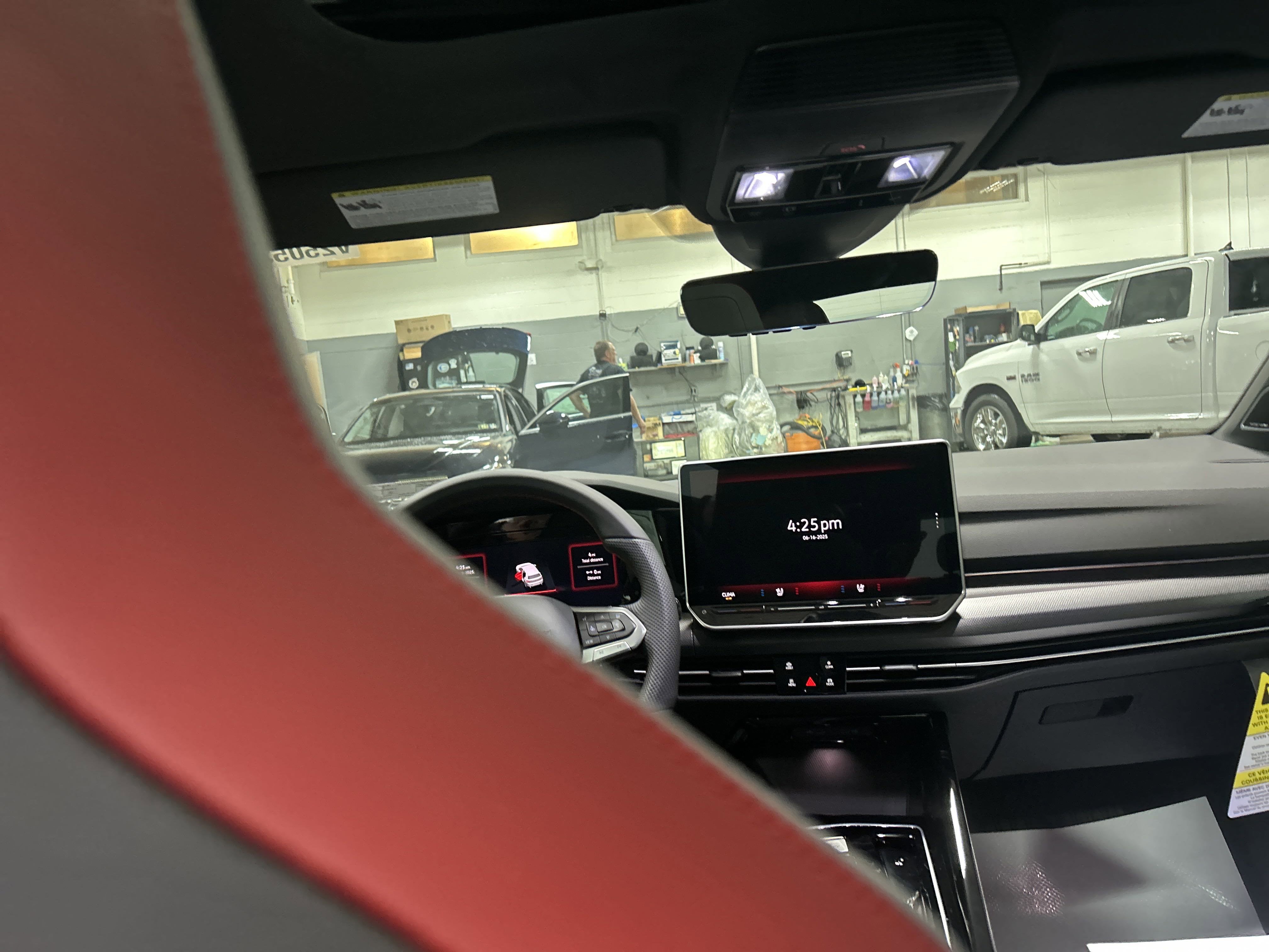 2025 Volkswagen Golf GTI 2.0T SE