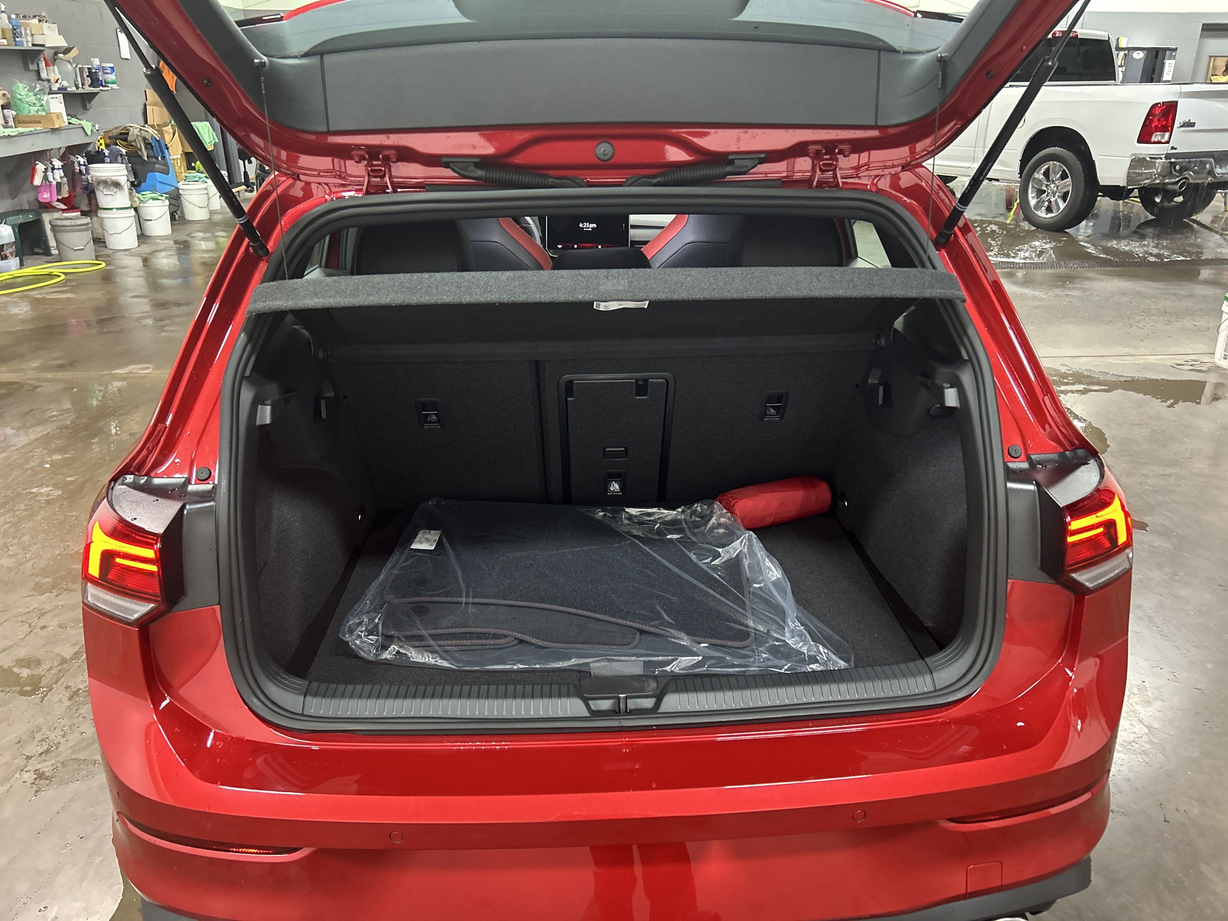 2025 Volkswagen Golf GTI 2.0T SE