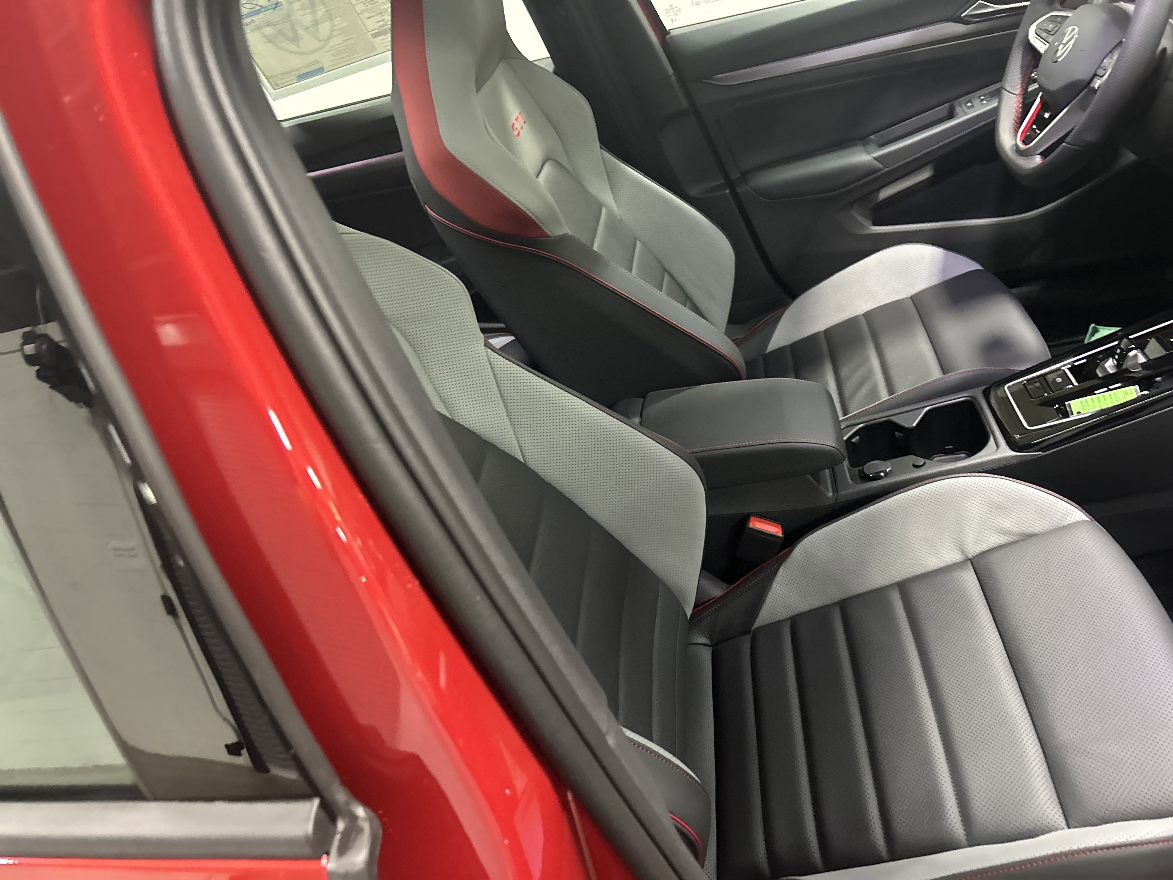 2025 Volkswagen Golf GTI 2.0T SE