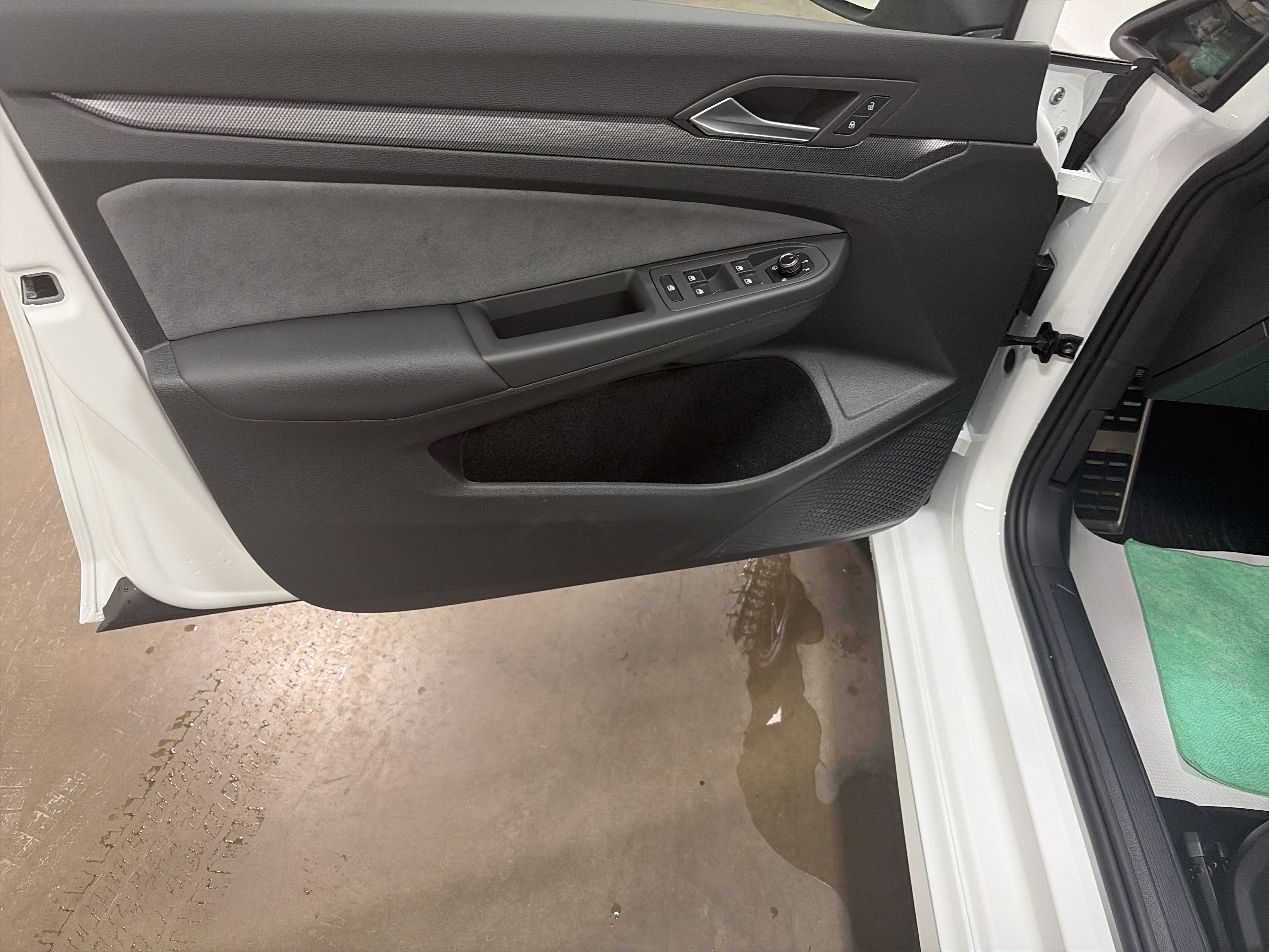 2026 Volkswagen Golf R 2.0T